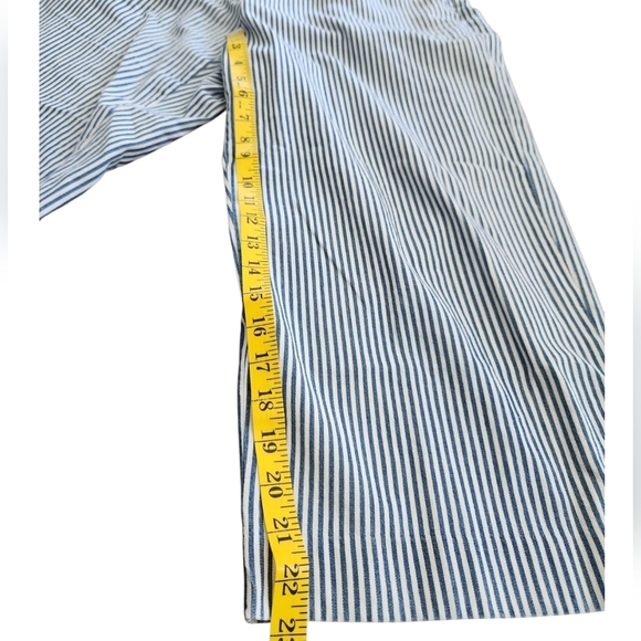 Ruby Rd Railroad Stripe Capri Pants Petite 10 - Picture 3 of 5